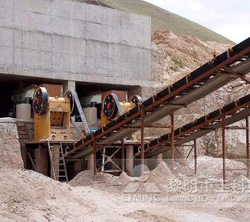 时产400吨玄武岩破碎制砂生产线